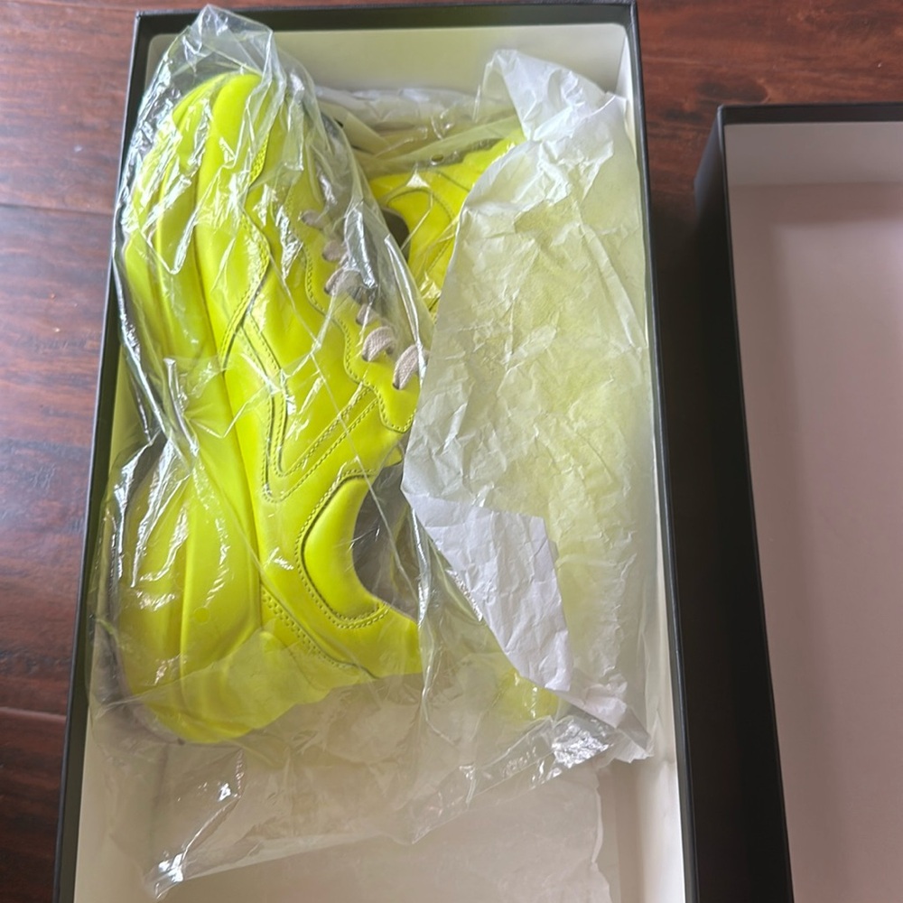 Gucci Rhyton Sneaker in yellow fluo